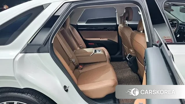 Hyundai Grandeur Hybrid (GN7) 2023 Белый из Кореи, фото 2