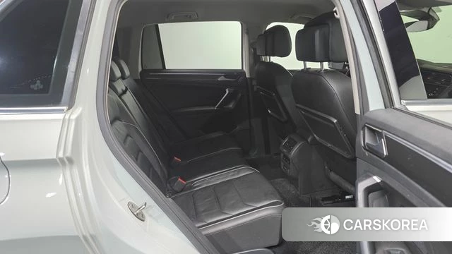 Volkswagen Tiguan second Generation 2018 Белый из Кореи, фото 2