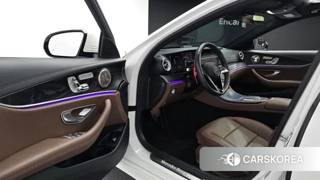 Mercedes-Benz E-Class W213 2023 Белый из Кореи, фото 2