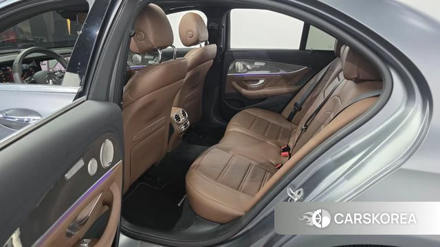 Mercedes-Benz E-Class W213 2021 Серый из Кореи, фото 2