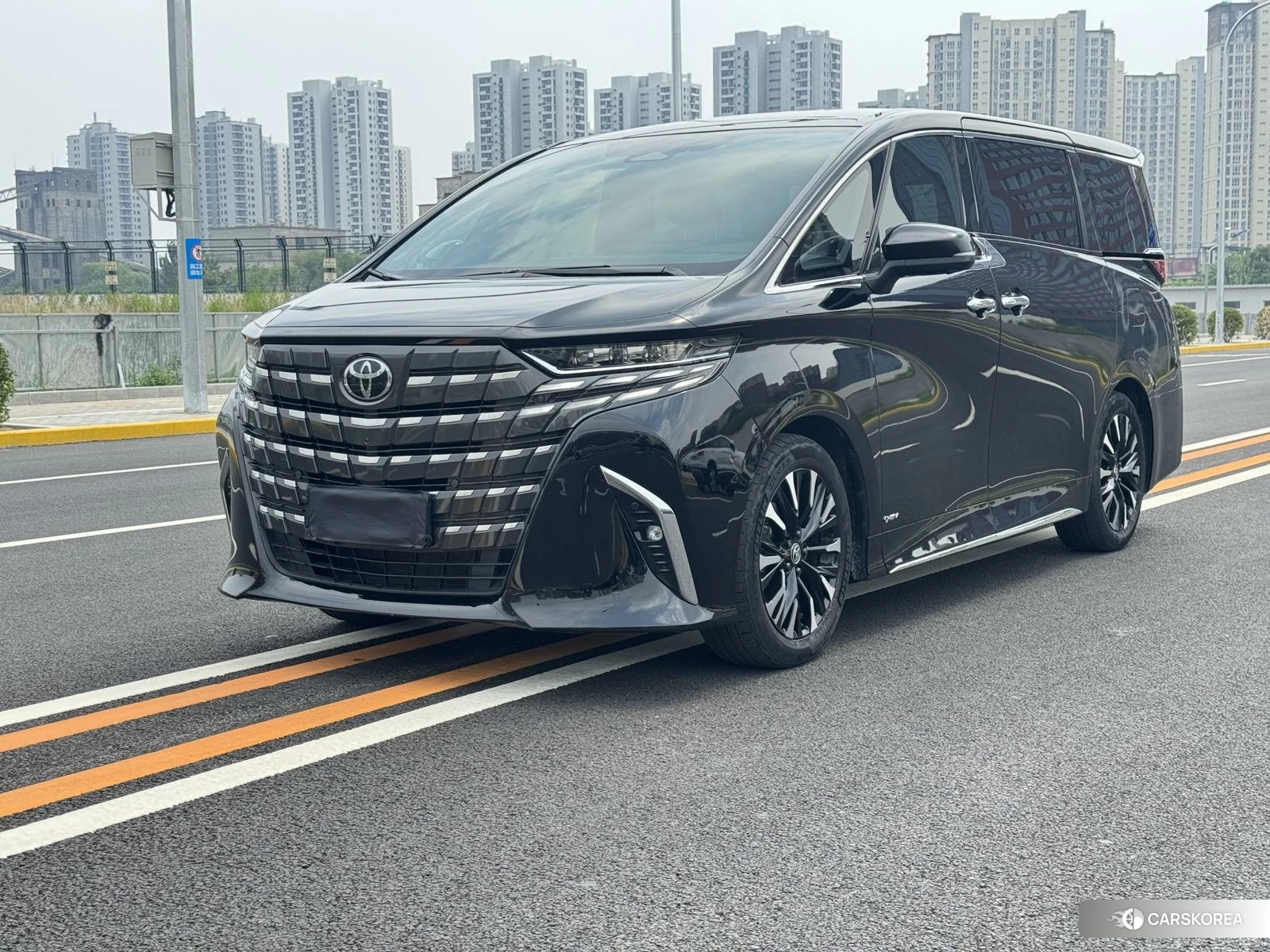 Toyota Elfa 2024 Черный из Китая, фото 2
