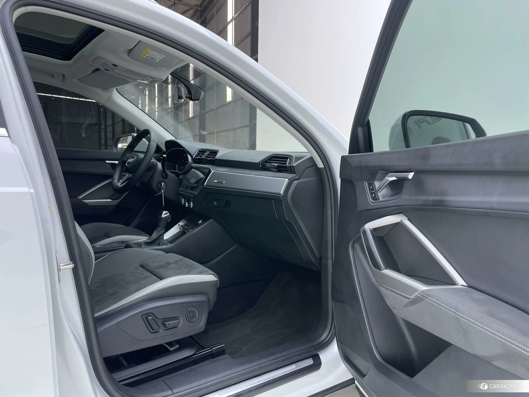 Audi Q3 2022 Белый из Китая, фото 2