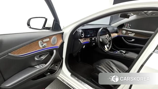 Mercedes-Benz E-Class W213 2018 Белый из Кореи, фото 2