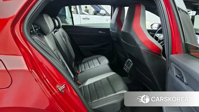 Volkswagen Golf 8th Generation 2022 Красный из Кореи, фото 2