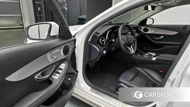 Mercedes-Benz C-Class W205 2020 Белый из Кореи, фото 2
