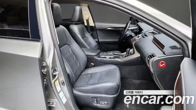 Lexus NX300h 2018 Серебристо-серый из Кореи, фото 2