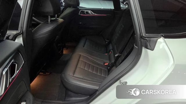 BMW i4 2024 Белый из Кореи, фото 2