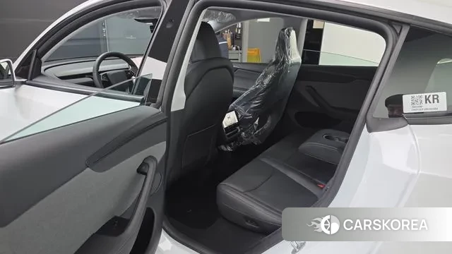 Tesla Model Y 2025 Белый из Кореи, фото 2