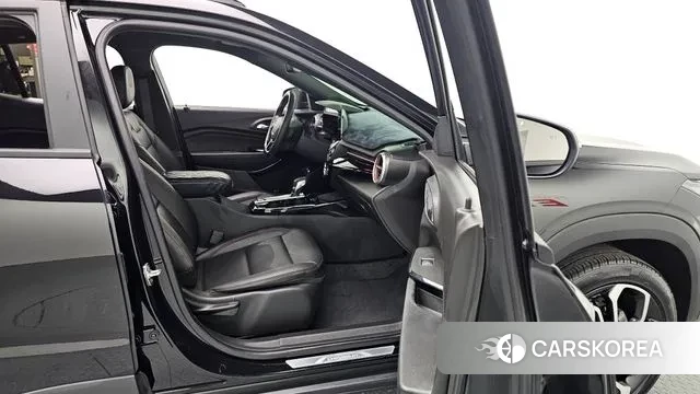 Chevrolet (GM Daewoo) Trax Crossover 2024 Черный из Кореи, фото 2