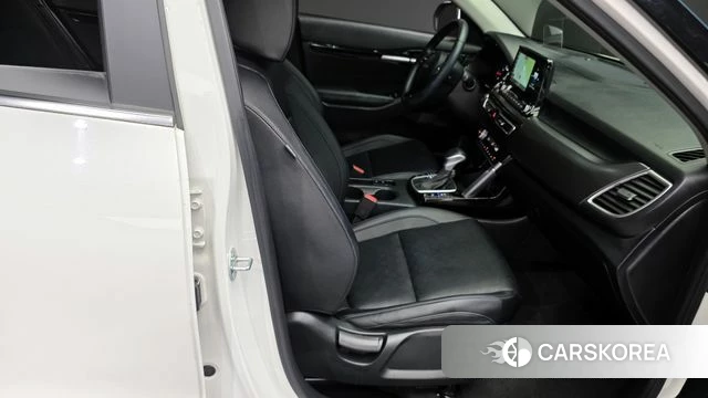 Kia Seltos 2022 Белый из Кореи, фото 2