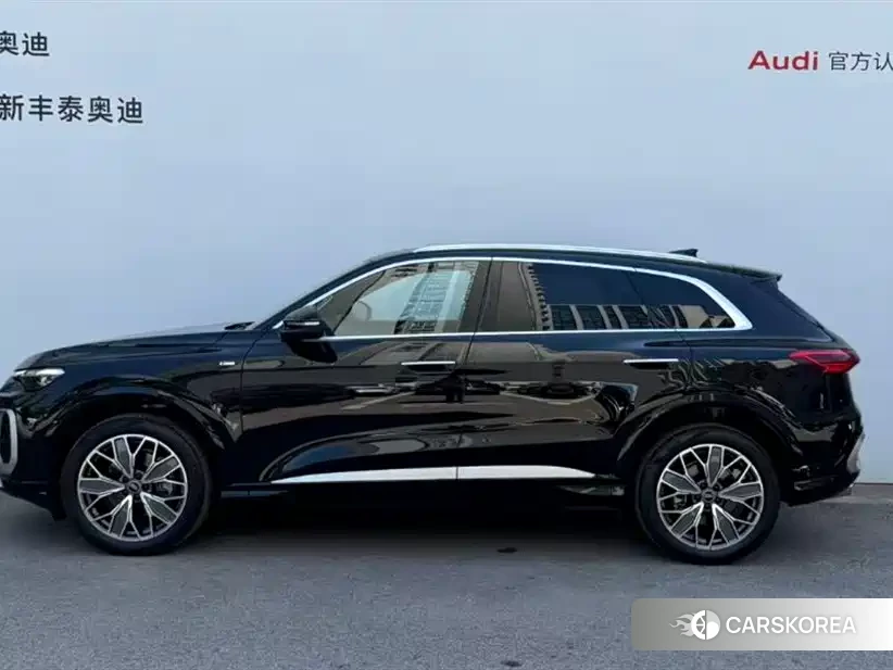 Audi Q5L 2025 Черный из Китая, фото 2
