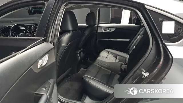 Kia The New K3 2nd generation 2022 Серый из Кореи, фото 2