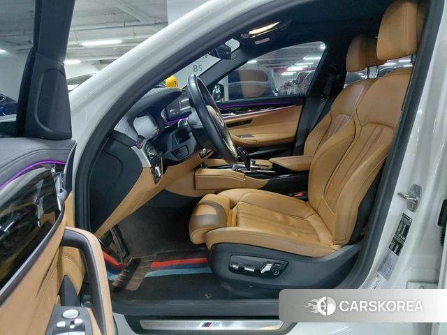 BMW 5 Series (G30) 2022 Белый из Кореи, фото 2