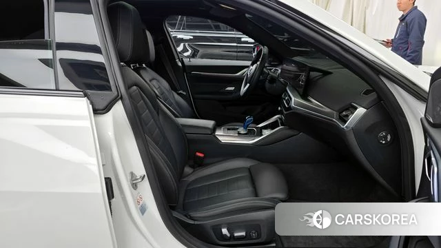 BMW i4 2022 Белый из Кореи, фото 2