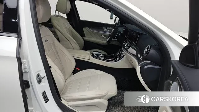 Mercedes-Benz E-Class W213 2019 Белый из Кореи, фото 2