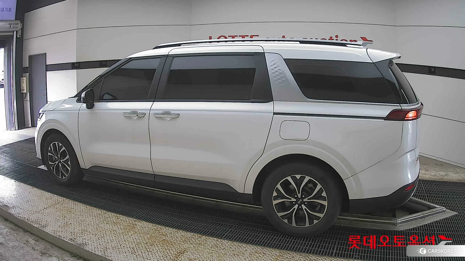 Kia Carnival 2021 Белый из Кореи, фото 2
