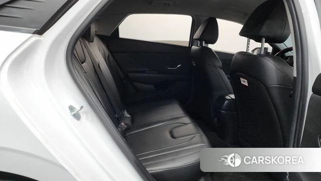 Hyundai Avante (CN7) 2022 Белый из Кореи, фото 2