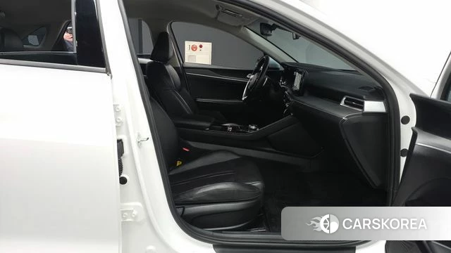 Kia K5 3rd generation 2023 Белый из Кореи, фото 2