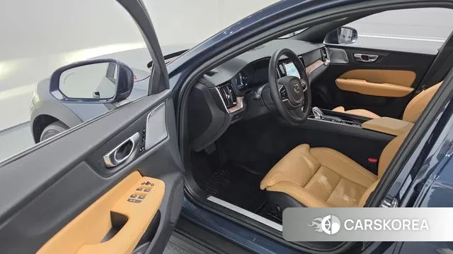 Volvo V60 Cross-Country 2nd Generation 2023 Синий из Кореи, фото 2