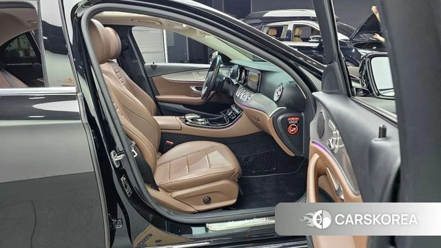 Mercedes-Benz E-Class W213 2019 Черный из Кореи, фото 2