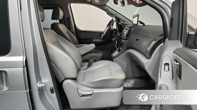 Hyundai The New Grand Starex 2018 Серебряный из Кореи, фото 2