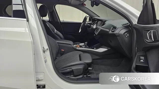 BMW 1 Series (F40) 2020 Белый из Кореи, фото 2