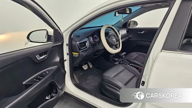 Kia Stonic 2019 Белый из Кореи, фото 2
