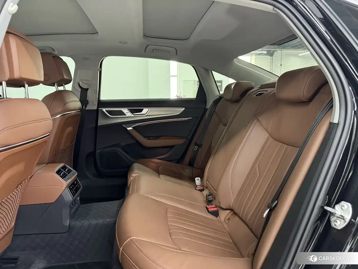 Audi A6L 2024 Черный из Китая, фото 2