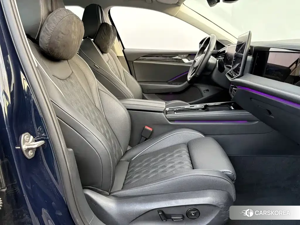 Volkswagen Magotan 2024 Синий из Китая, фото 2