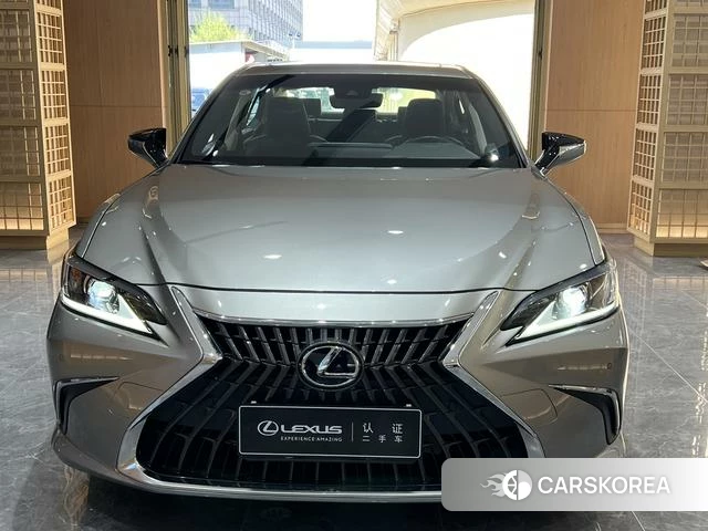 Lexus ES 2023 Серебристо-серый из Китая, фото 2