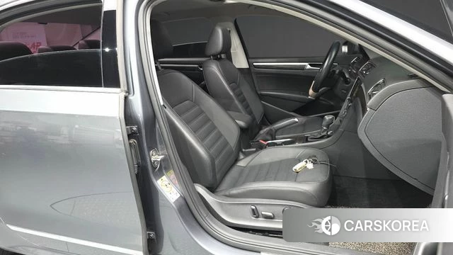 Volkswagen The New Passat 2018 Серый из Кореи, фото 2