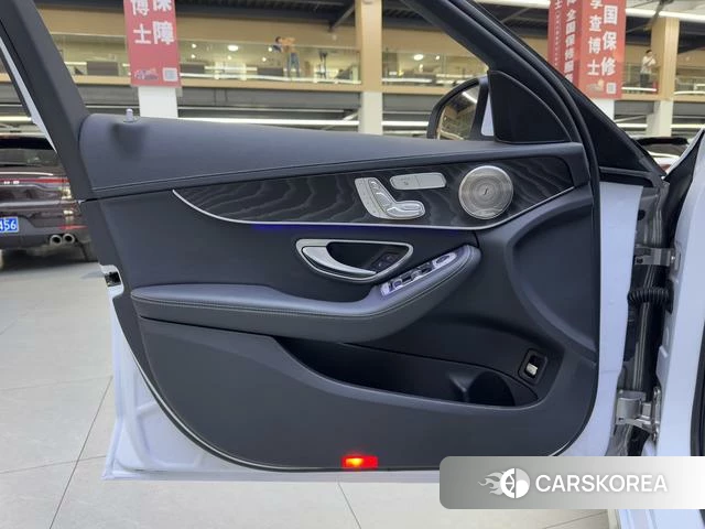 Mercedes-Benz Class C 2021 Белый из Китая, фото 2