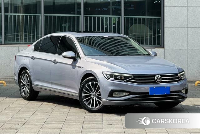 Volkswagen Magotan 2021 Синий из Китая, фото 2