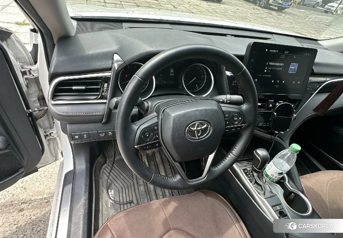 Toyota Camry 2021 Белый из Китая, фото 2