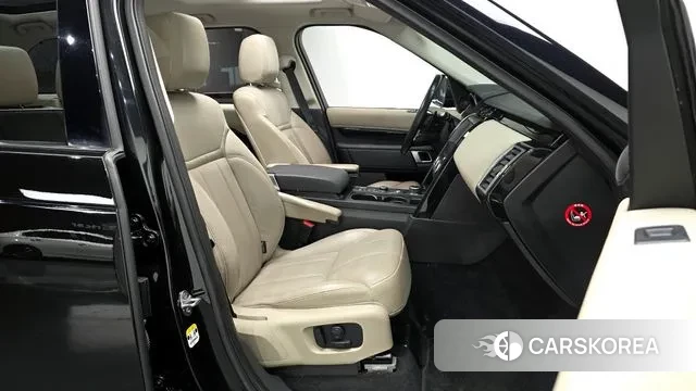 Land Rover Discovery 5 2018 Черный из Кореи, фото 2