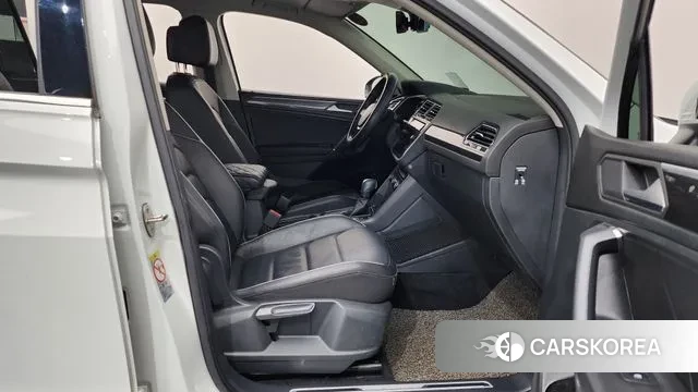 Volkswagen Tiguan Allspace 2020 Белый из Кореи, фото 2