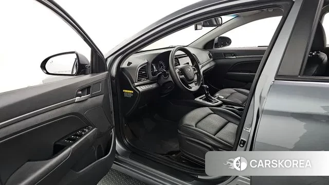 Hyundai Avante AD 2018 Серый из Кореи, фото 2