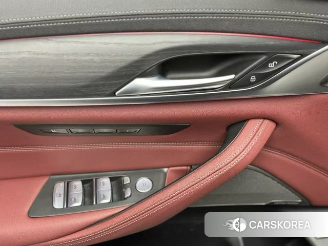BMW 5 series 2023 Черный из Китая, фото 2