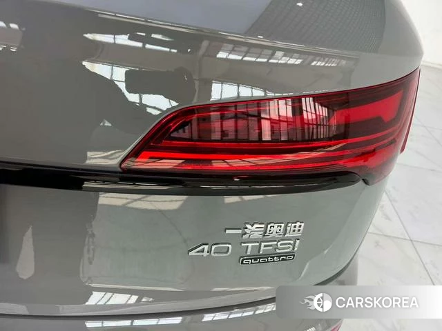 Audi Q5L 2025 Темно-серый из Китая, фото 2