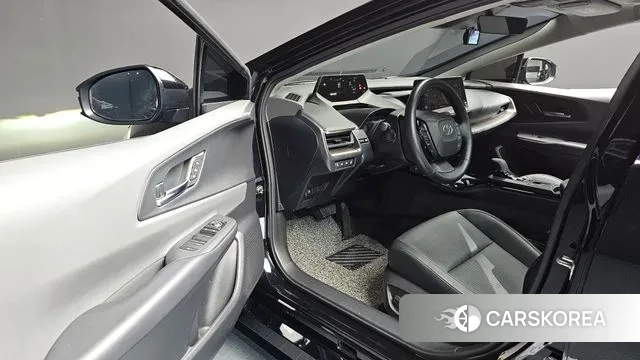 Toyota Prius 5th Generation 2024 Черный из Кореи, фото 2