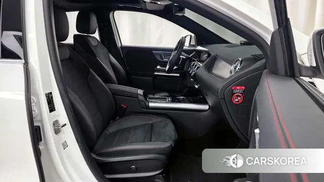 Mercedes-Benz GLA - Class H247 2024 Белый из Кореи, фото 2