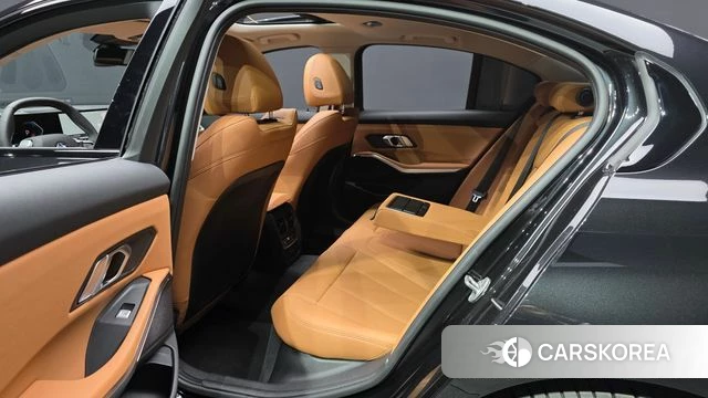 BMW 3 Series (G20) 2025 Черный из Кореи, фото 2