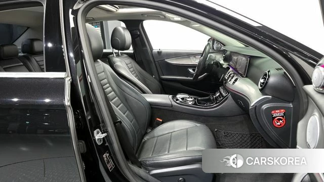 Mercedes-Benz E-Class W213 2019 Черный из Кореи, фото 2