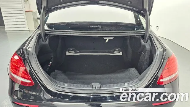 Mercedes-Benz E-Class W213 id 2704976 из Кореи 2