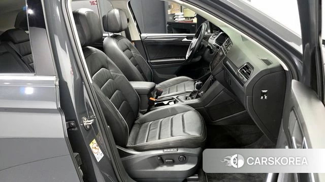 Volkswagen Tiguan second Generation 2021 Серый из Кореи, фото 2