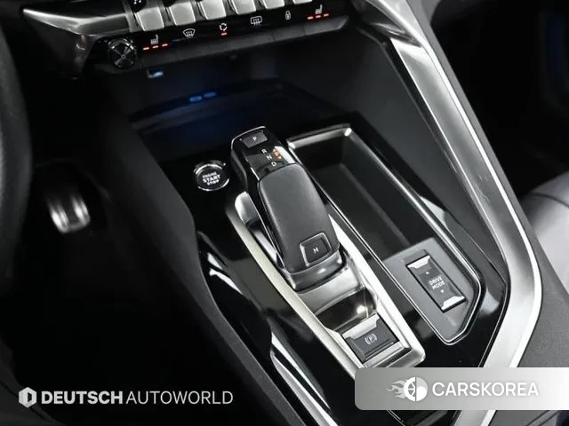Peugeot 5008 second generation 2023 Белый из Кореи, фото 2