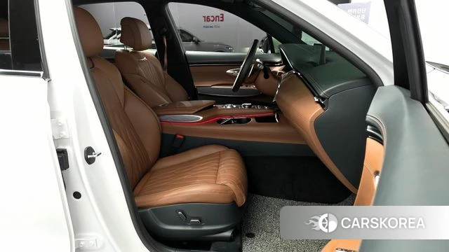 Genesis GV70 2023 Белый из Кореи, фото 2