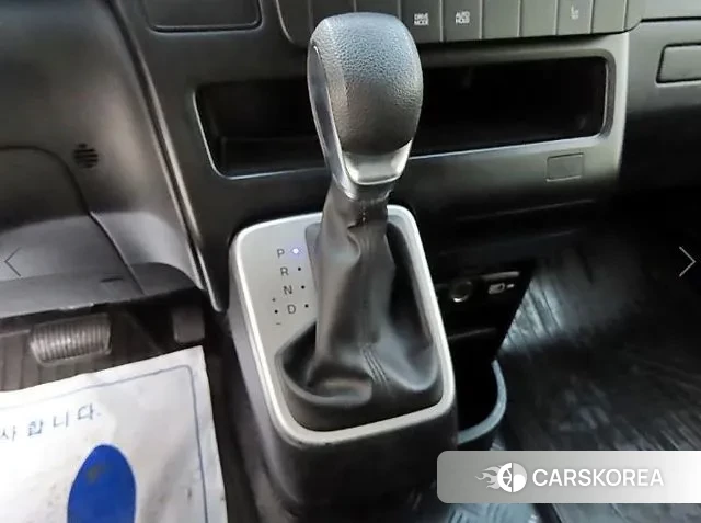 Hyundai Staria 2023 Серый из Кореи, фото 2