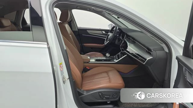 Audi A6 (C8) 2021 Белый из Кореи, фото 2