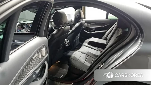 Mercedes-Benz E-Class W213 2023 Серый из Кореи, фото 2